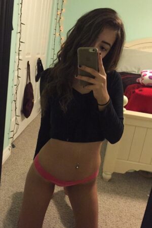 Plan cul arabe : le plaisir du sexe avec une beurette Imane - rencontre