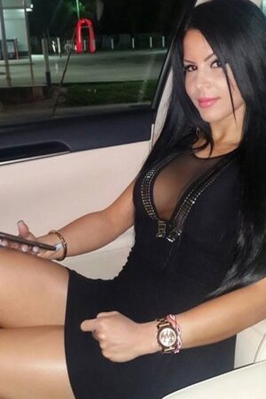 Viens goûter à la chaleur de ma peau bronzée, bébé! Leïla - rencontre-Beurette-Rennes