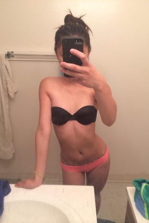 Ce soir, j’ai envie qu’un mec me voie vraiment Tassia - rencontre