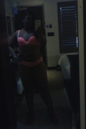 Fatna - rencontre-Milf-Aurillac