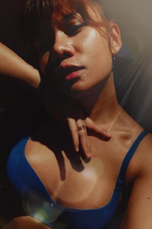 Timide réveillée chaude Anissa - rencontre-Teen-Chambéry