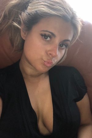 Ta pompe à bites Hajar - rencontre-Teen-Saint-Étienne