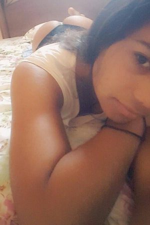 Lamia - rencontre-Cougar-Sarcelles