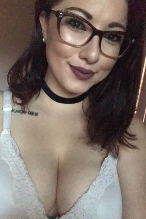 Quelqu’un dans mon lit avant dimanche? Céline - rencontre-Teen-Bayonne