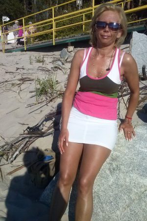 Naima - rencontre-MILF-Nîmes